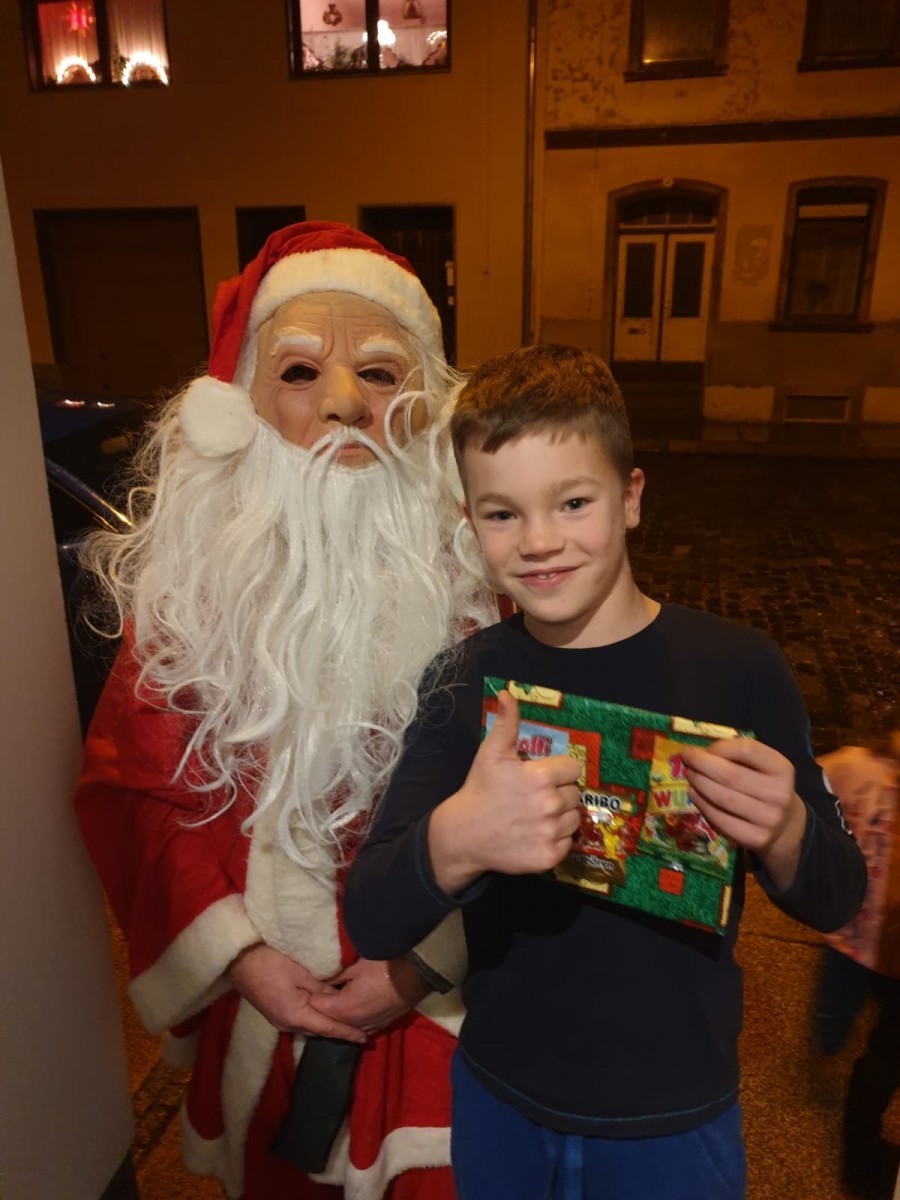 Weihnachtsmann macht Halt bei E1-Junioren